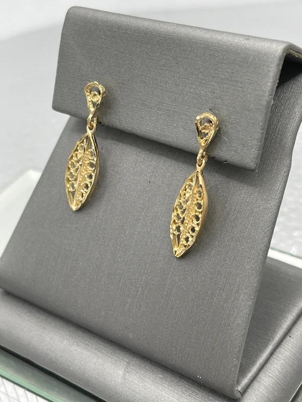 Chic Silver Hoop Earrings-Ladies 14 Karat Yellow Gold Marquise Shaped Filagree Dangling Earrings